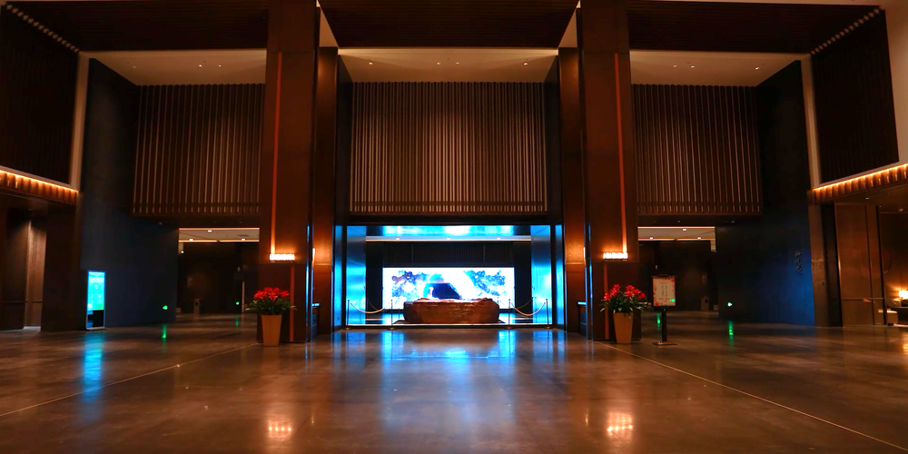 晶泓LED光电玻璃-临朐华建大酒店3.png