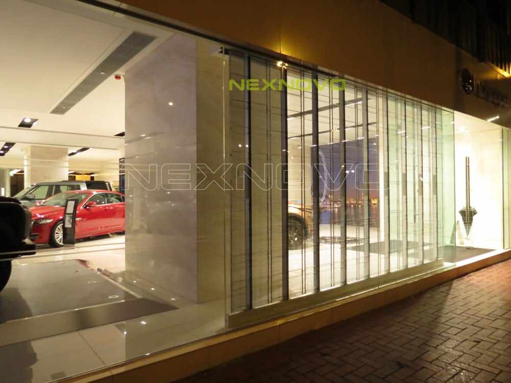 香港铜锣湾路虎Landrove4S店透明LED显示屏项目(图1)