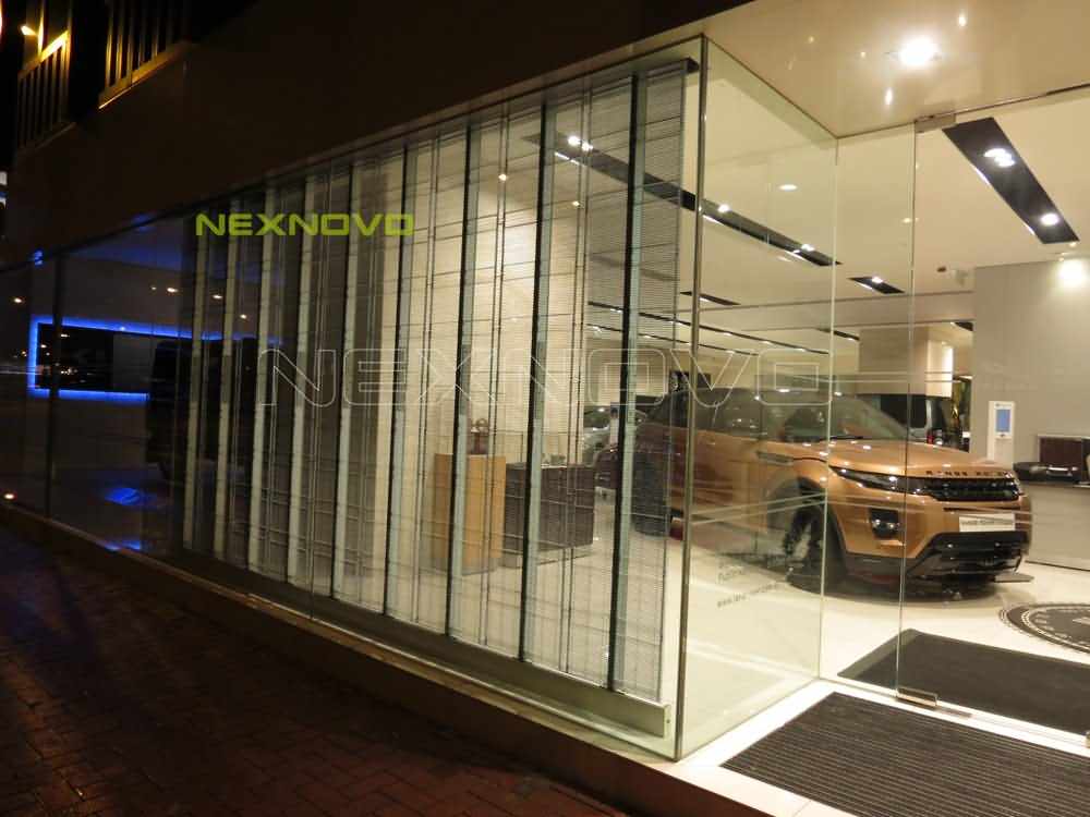 香港铜锣湾路虎Landrove4S店透明LED显示屏项目(图2)