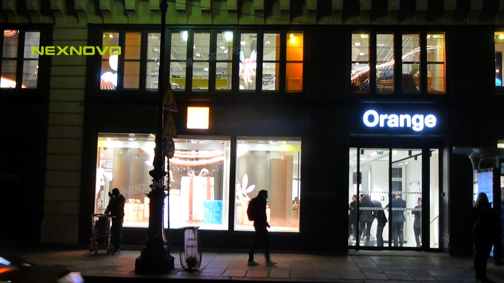 Orange法国电信再一次选择晶泓LED透明屏(图1)